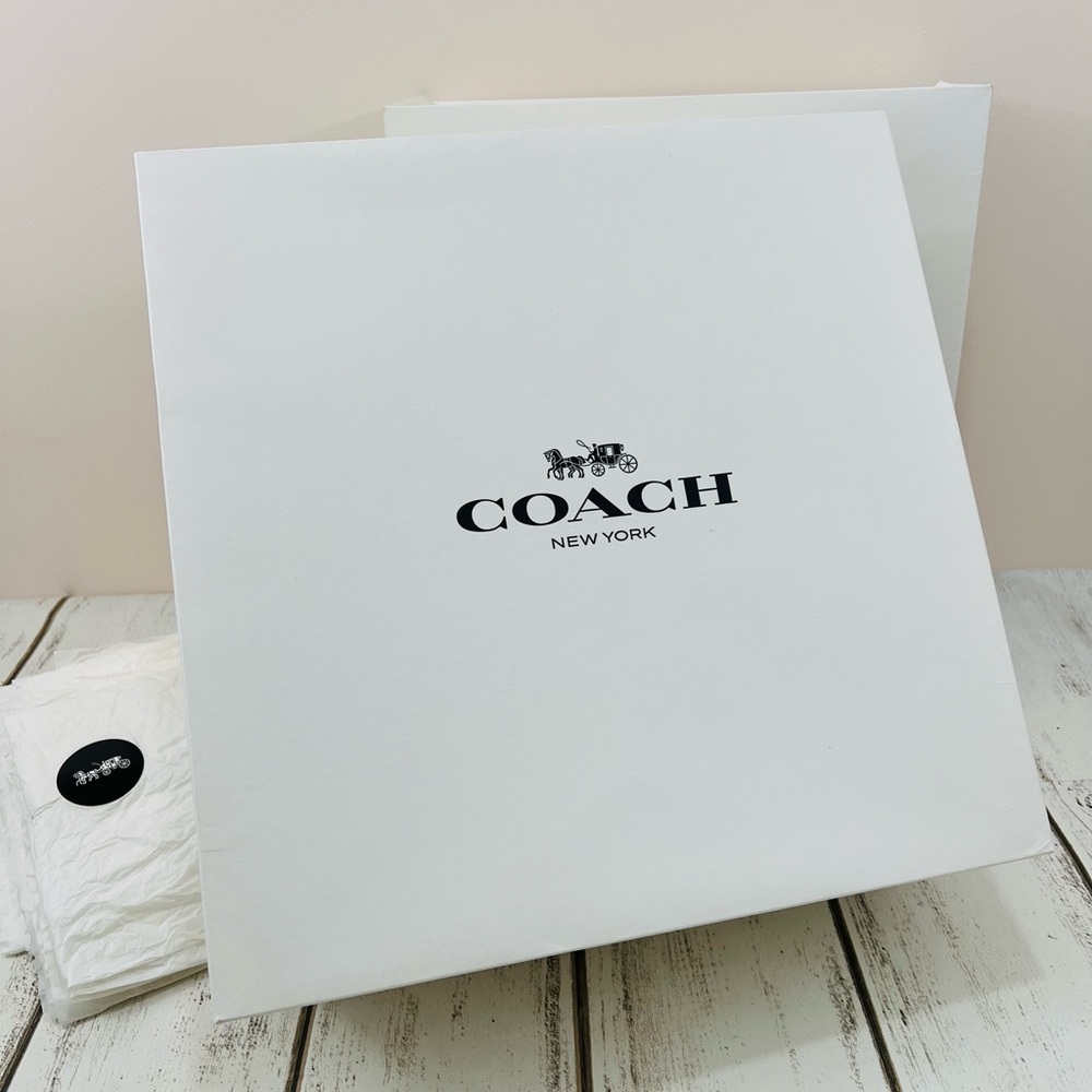 Coach White Gift Box and Tissue Paper Bundle Gift Wrap - Picture 2 of 11